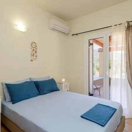 Seaside Aqua Bliss & Serenity With Private Pool Willa