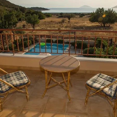 Villa Seaside Aqua Bliss & Serenity With Private Pool *