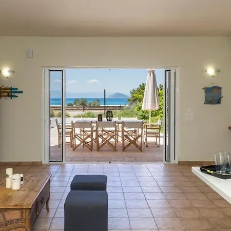 Seaside Aqua Bliss & Serenity With Private Pool